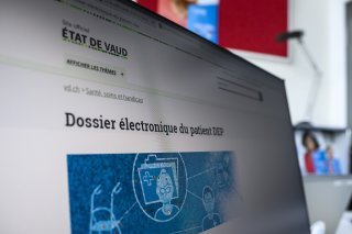 Environ 72'000 dossiers électroniques ont été ouverts depuis 2022 (archives). KEYSTONE/JEAN-CHRISTOPHE BOTT